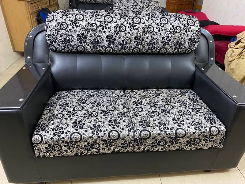 6 Seater sofa set for sale 0