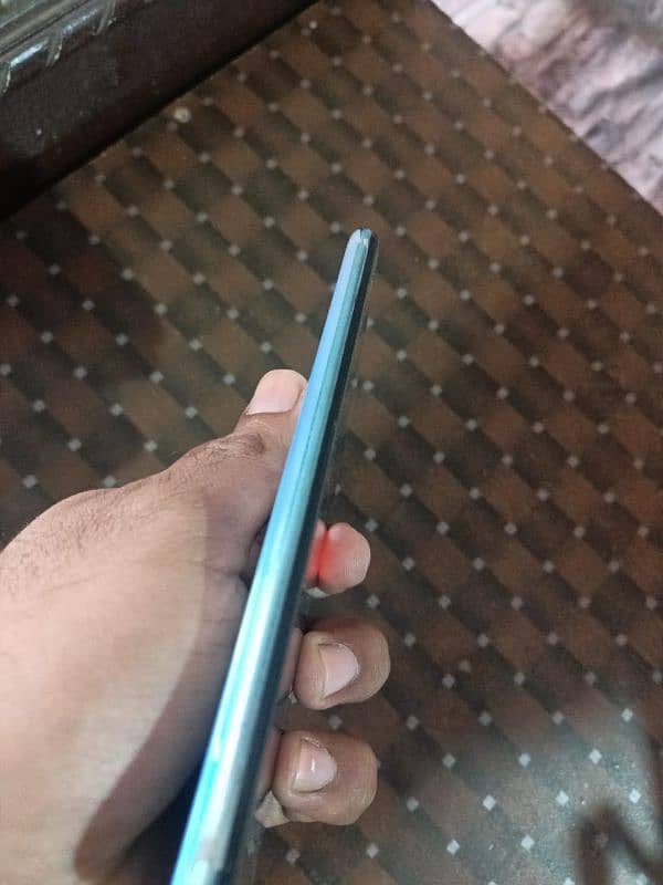 vivo v20 se with box and charger 3