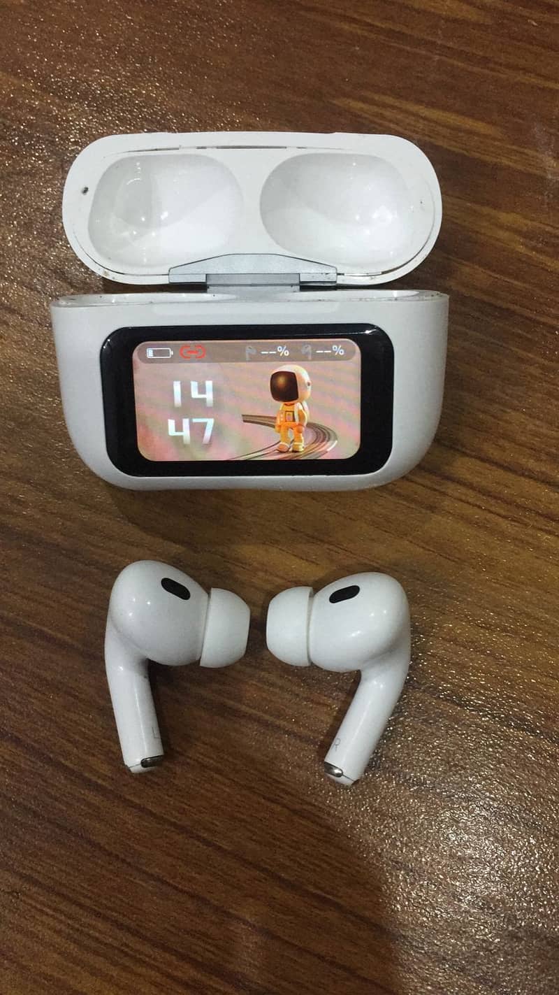 New screen display earbuds 0