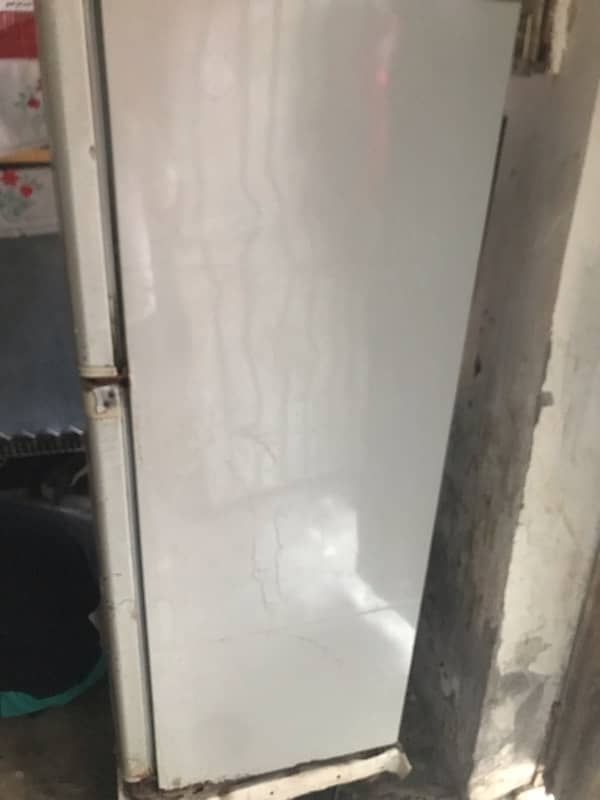 urgent sale medium size fridge 2