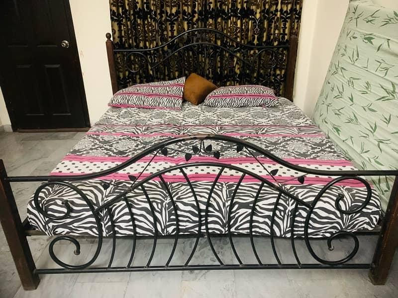 Double Size Bed Along with mattress 0