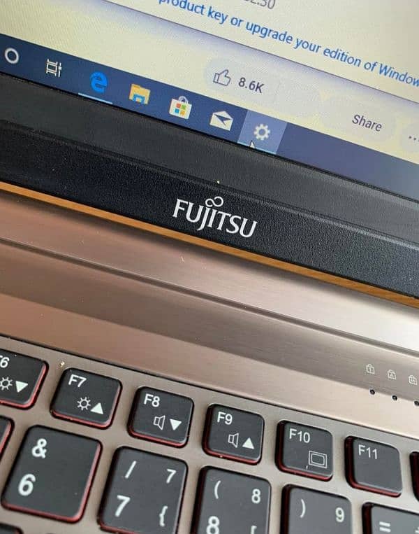 Fujistu i5/6th Gen 4/128. 2