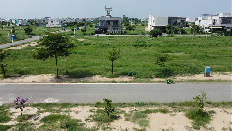 1 Kanal HOT Location For Sale Plot No. 915 0