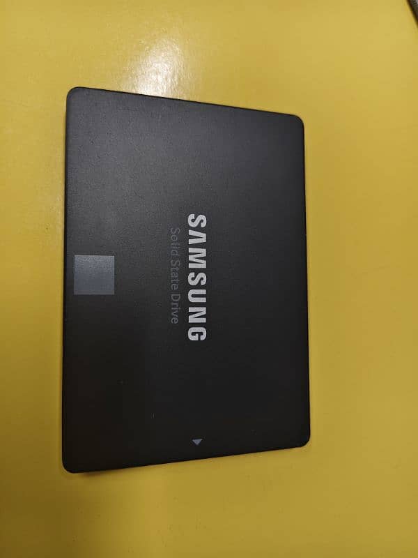 1TB SSD (2.5) Samsung EVO 860 (health 98) 1