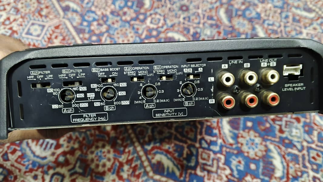 Kenwood KAC-HQR8400 4 Channel Amplifier Amplifire Amp Bass 3