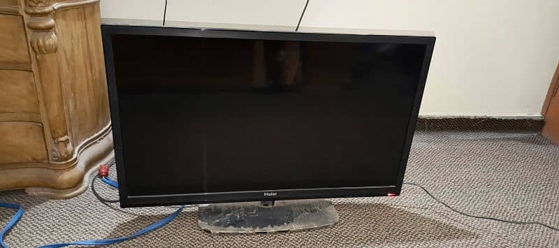 Haier 40 inch simple Led 1