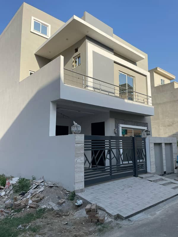 5Marla Luxury Brand New House Available For Sale In Al Kabir Town Lahore 0