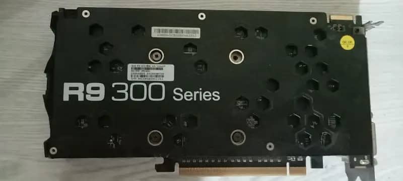 AMD Radeon R9 370 4 GB GPU 1