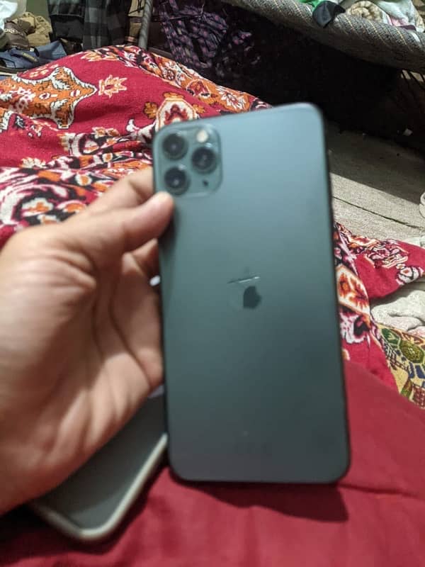 i phone 11 pro max all ok h koi msla ni pta proved 64 gb with box 1