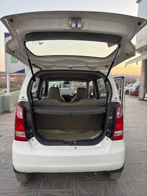 Suzuki Wagon R 2018 4