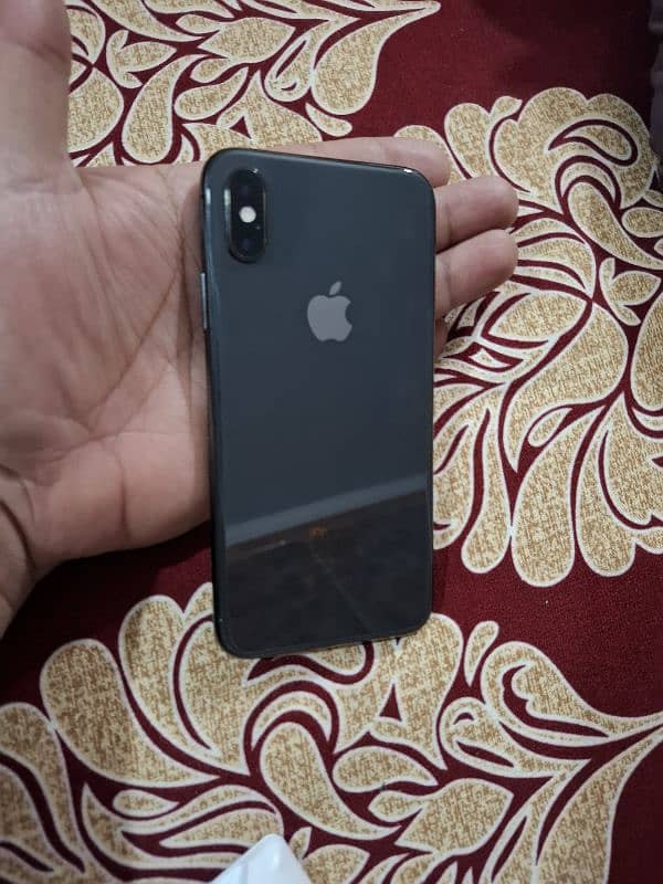 I phone xs 10bye 10 Hai non pta scom sem chalti hai 1