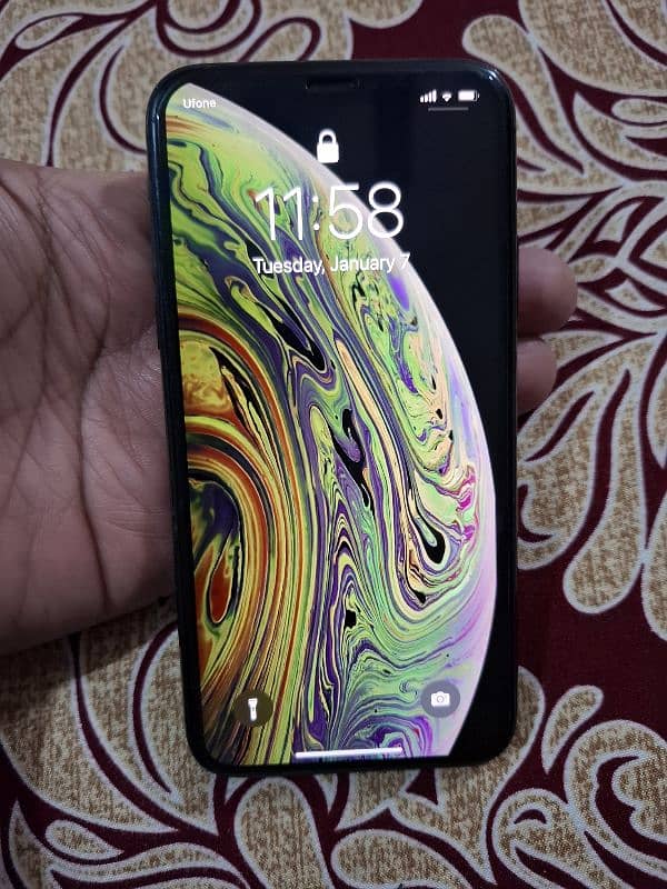 I phone xs 10bye 10 Hai non pta scom sem chalti hai 3