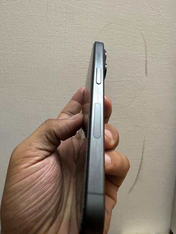 Iphone 15 Pro Non PTA 6