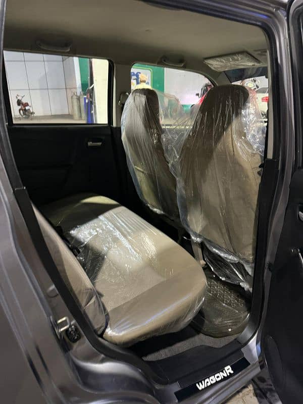 Suzuki Wagon R 2018 11