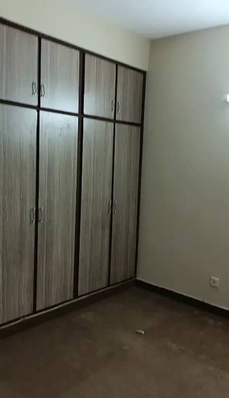 G-11/4 FGEHA D-Type 2nd Floor Flat For Rent 2