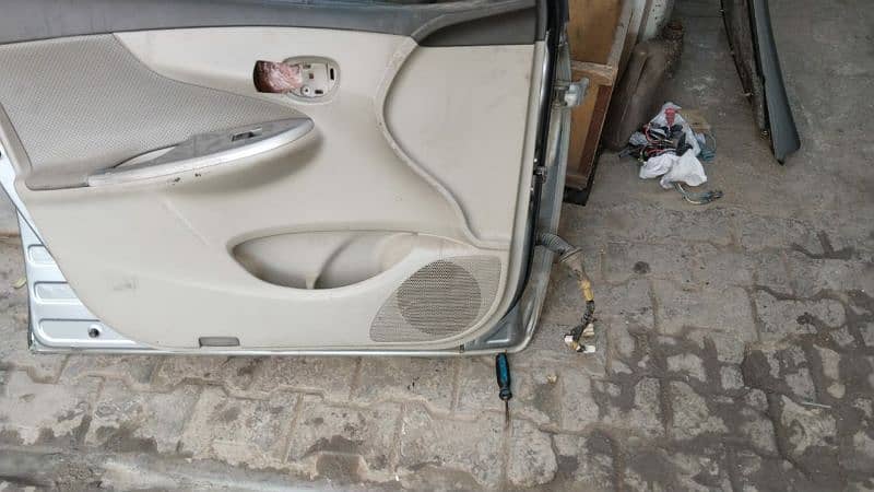 Car doors corolla gli 2011 to 2014 4