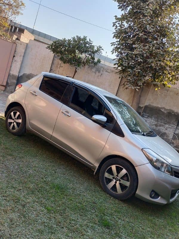 Toyota Vitz 2012 3