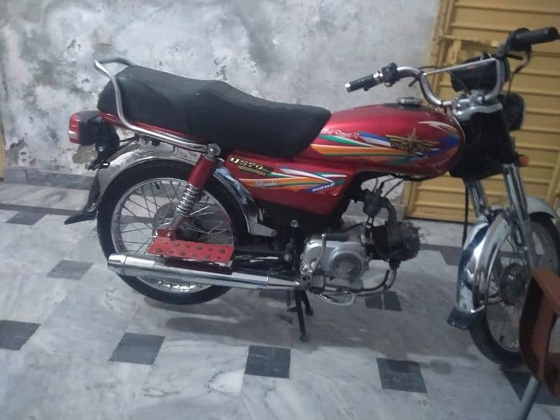 one hand use first owner home used bike 1