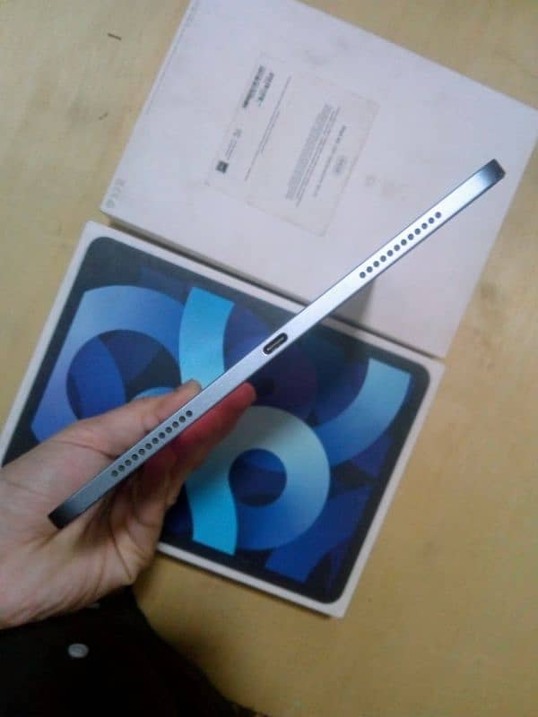 iPad Air 4 with Box 5