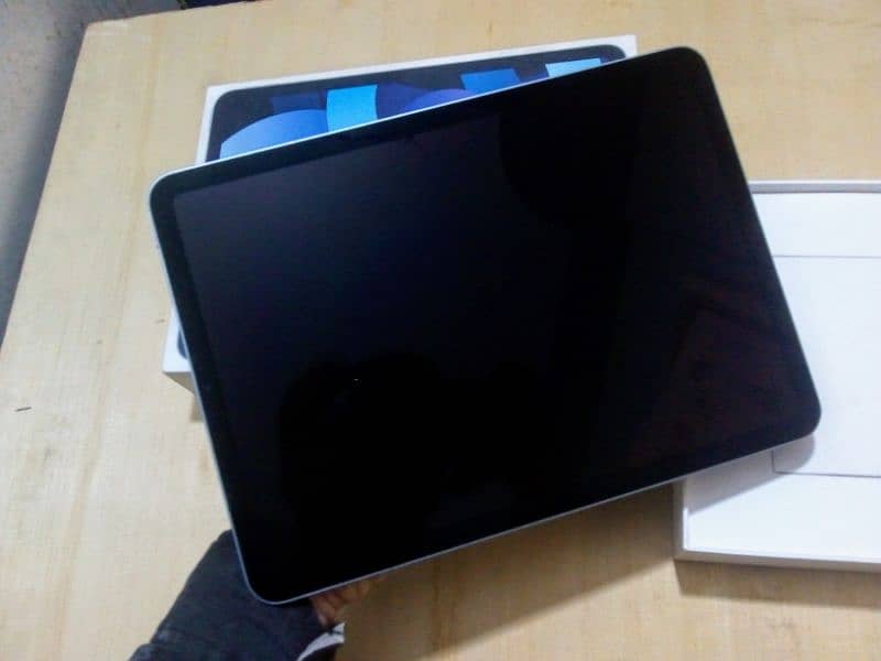 iPad Air 4 with Box 7