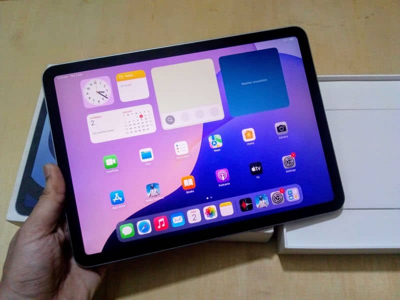 iPad Air 4 with Box 9