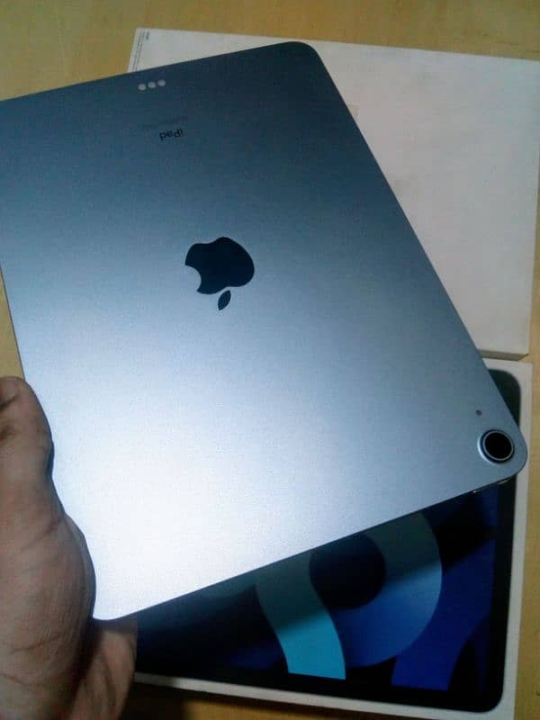 iPad Air 4 with Box 10