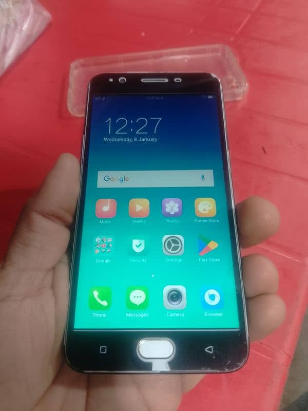 urgent sale oppo f1s 4/64 condition 10/8 all ok he ap k samne he 1