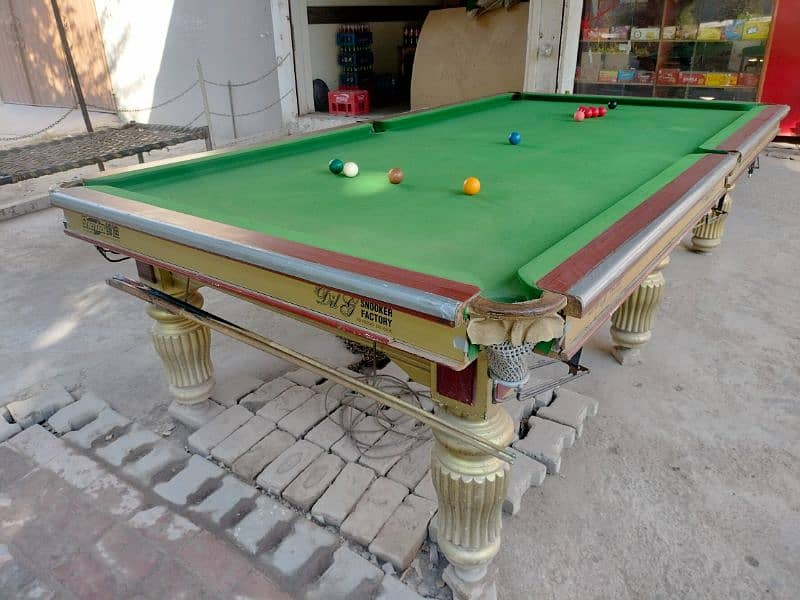 5/10 snooker 5 stick 10 /10 condition 6