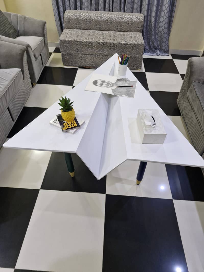 Paper plane table design - center table 1