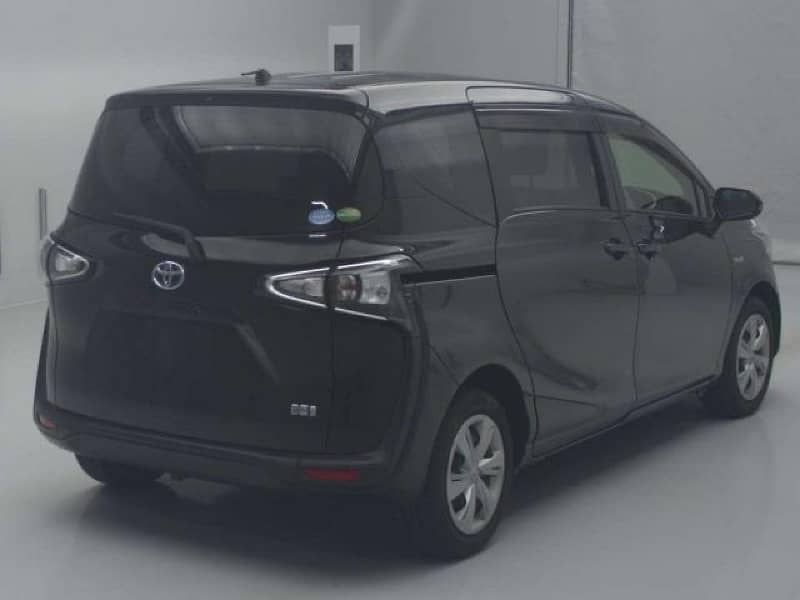 Toyota Sienta 2019 freshcleared from japan better then yaris aqua note 5