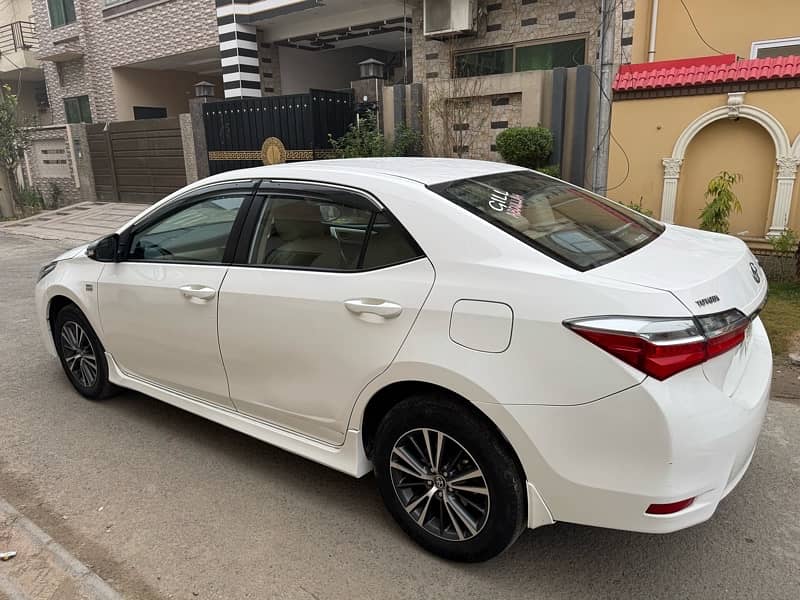 Toyota Corolla Altis 2019 4