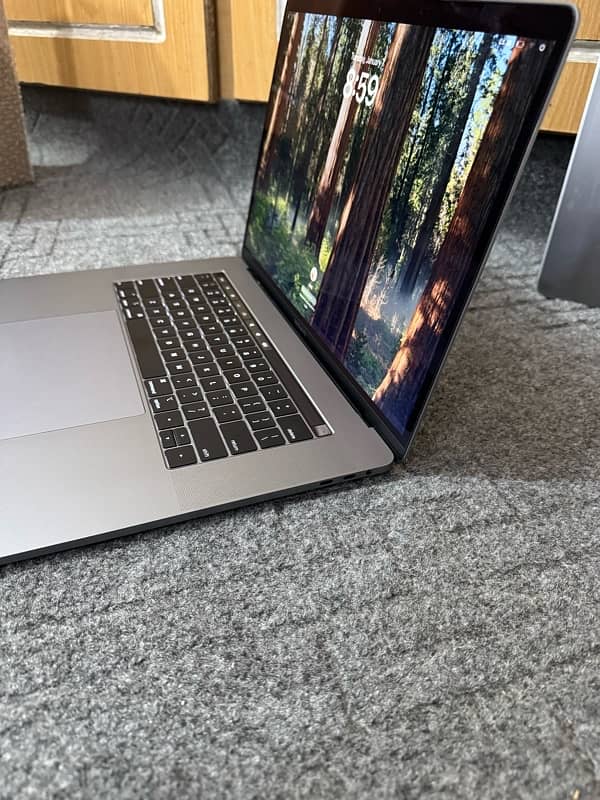 MacBook Pro 2019 | Core i9 processor | 32/512 1