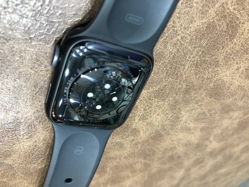 Apple watch Series 6 / 40 mm GPS Version 0