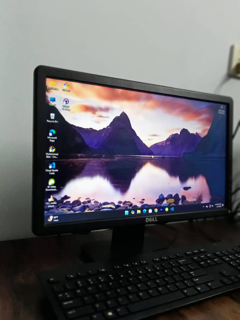 DELL E1914H / 19 inches / 60 hz 1