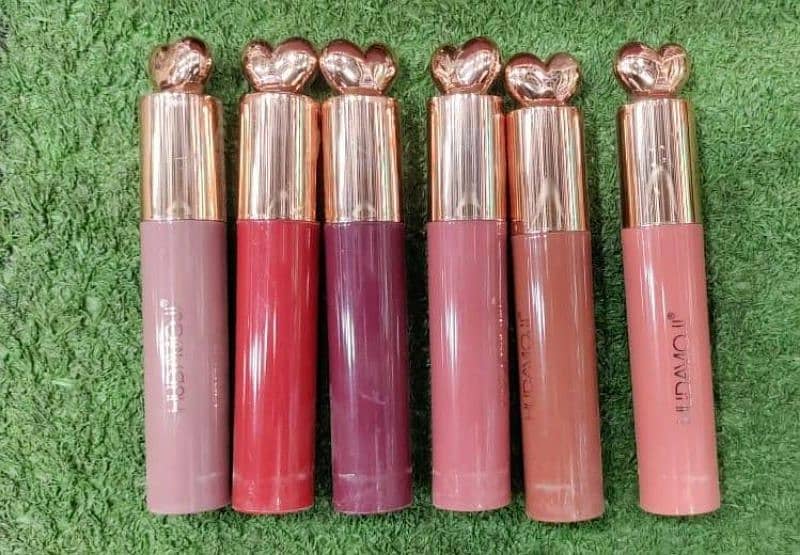 Nude hydrating lip gloss 0