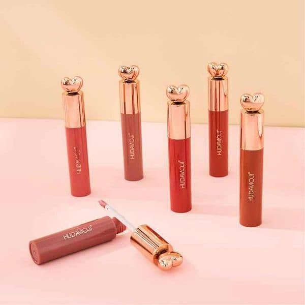 Nude hydrating lip gloss 3