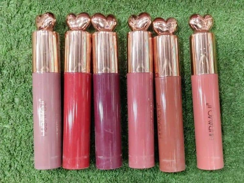 Nude hydrating lip gloss 4