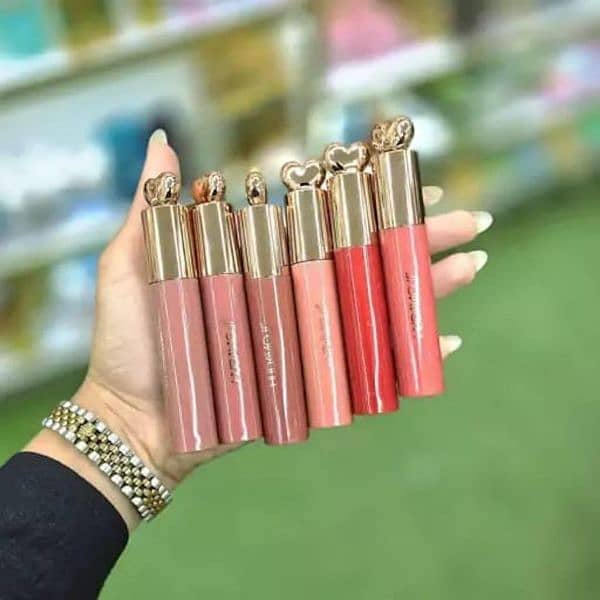 Nude hydrating lip gloss 5