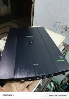 Canon CanoScan LiDE220 Scanner U. K Imported 10/10