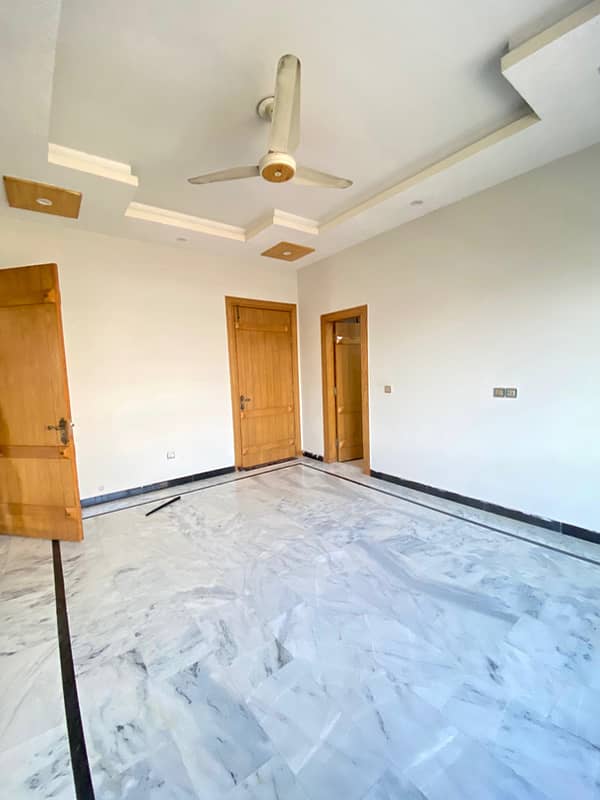 1 kanal separate gate uper portion for rent in pwd 2