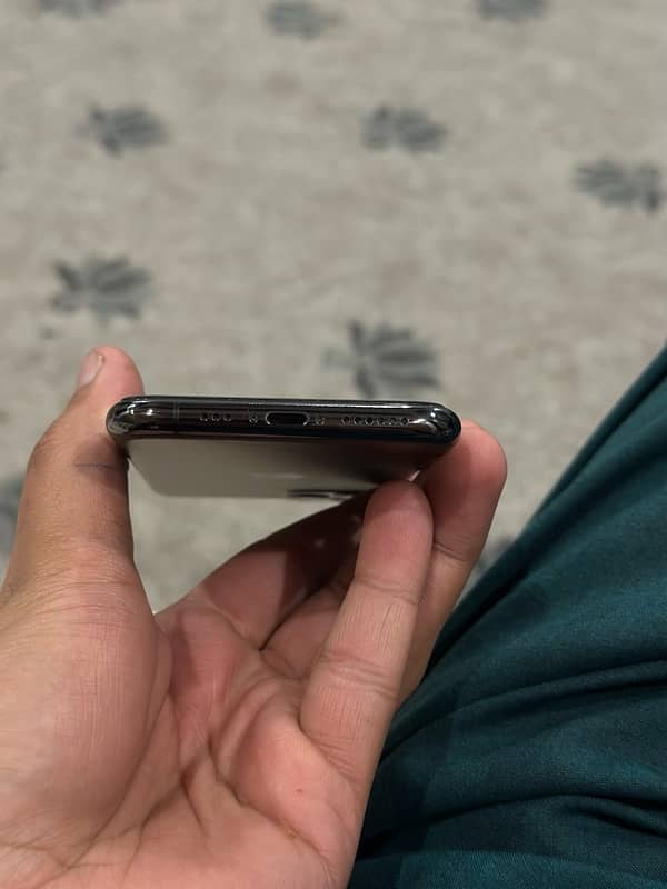 iphone 11 pro space grey 64gb water pack PTA 4