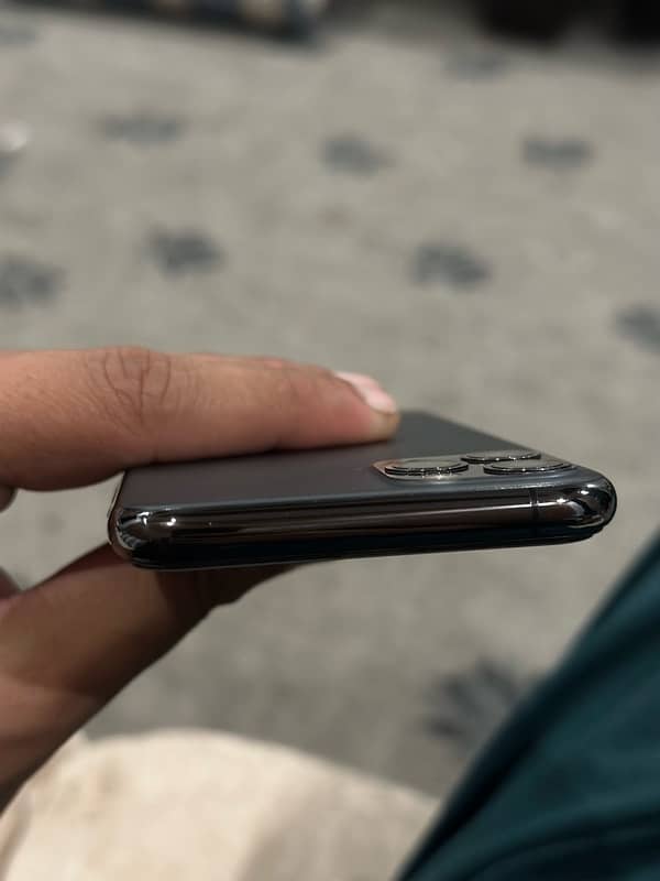 iphone 11 pro space grey 64gb water pack PTA 5