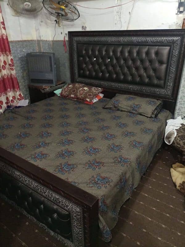 CHINVOT BED LARGE AND DRESSING TABLE AND SIDE TABLES SET FOR SALE 0