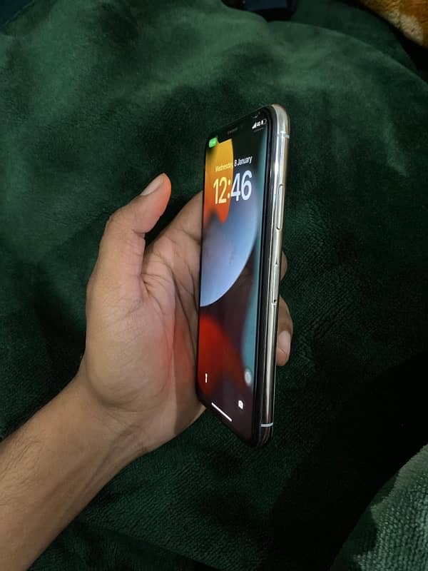 IPhone X 10/10 condition 2