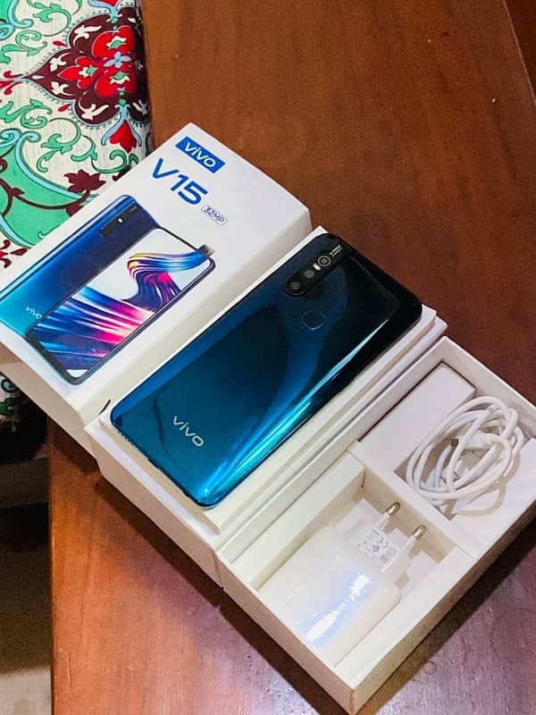 vivo v15 popup camera(8/256GB)(10/10)With box charger. Price final h 1