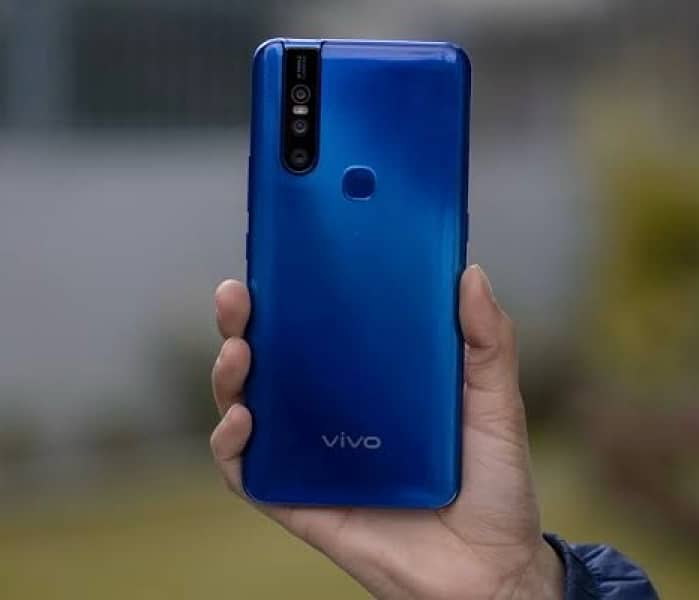 vivo v15 popup camera(8/256GB)(10/10)With box charger. Price final h 4