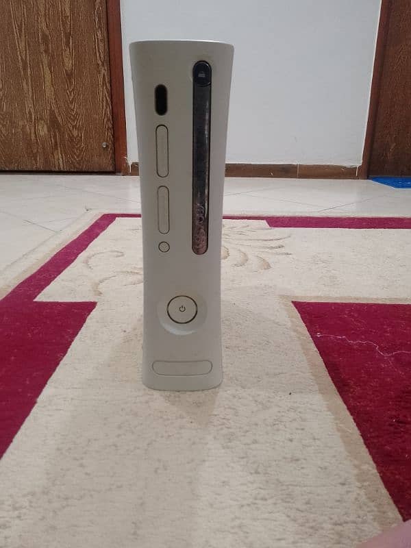 Xbox 360 with two controllers 2