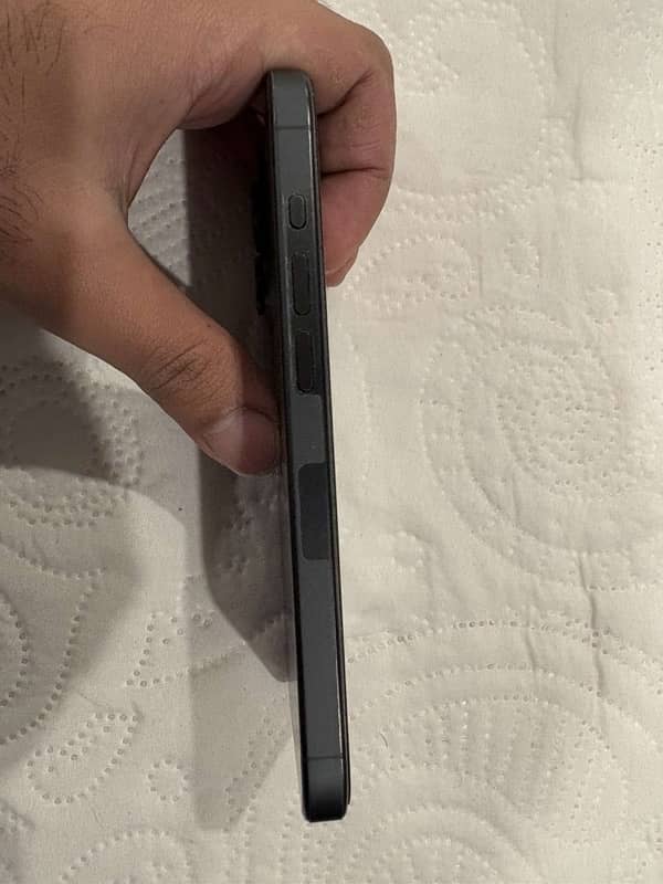 iphone 15 pro 128 GB non PTA 10/10 condition with box 1