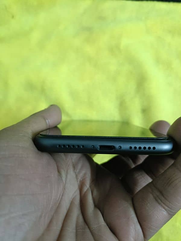 iphone 11 64gb JV NON PTA 2