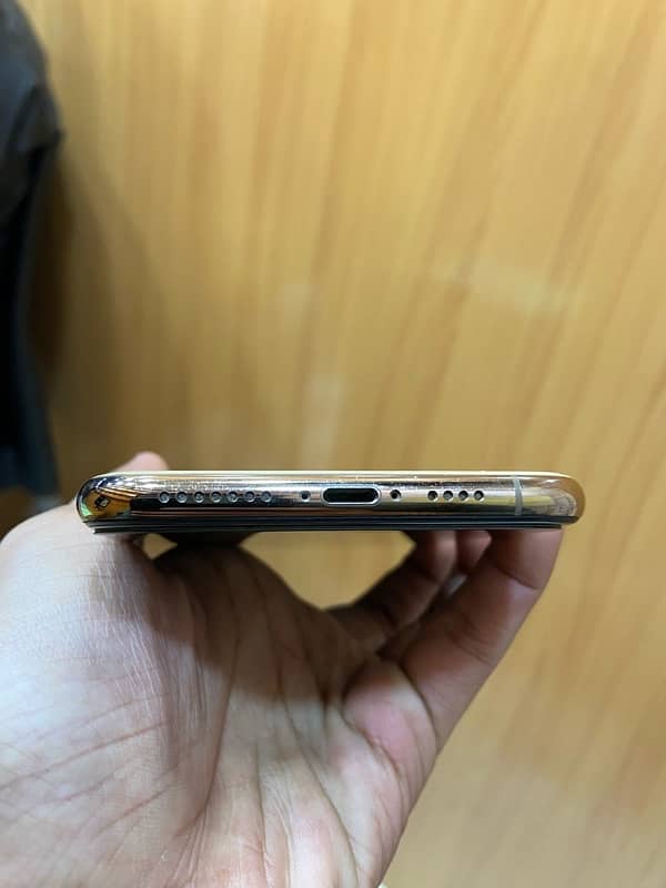 i phone xs Max 64GB physical approved 5